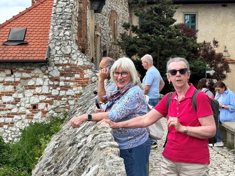 Auf den Mauern von Kloster Tyniec