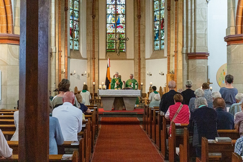 Heilige Messe mit Pfr. Köster und Pfr. Dziedzic